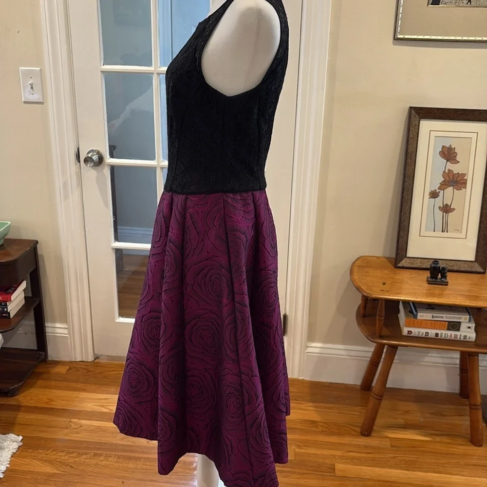 Maggy London Black Lace Bodice with Plum Tapestry A-line Dress. Size 6.